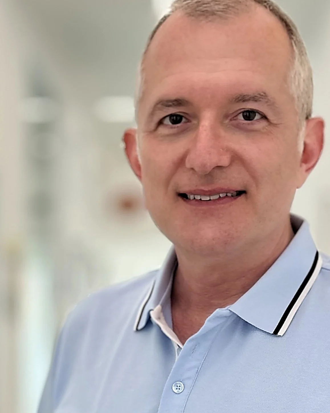 Porträt von Dr. Michael Adler